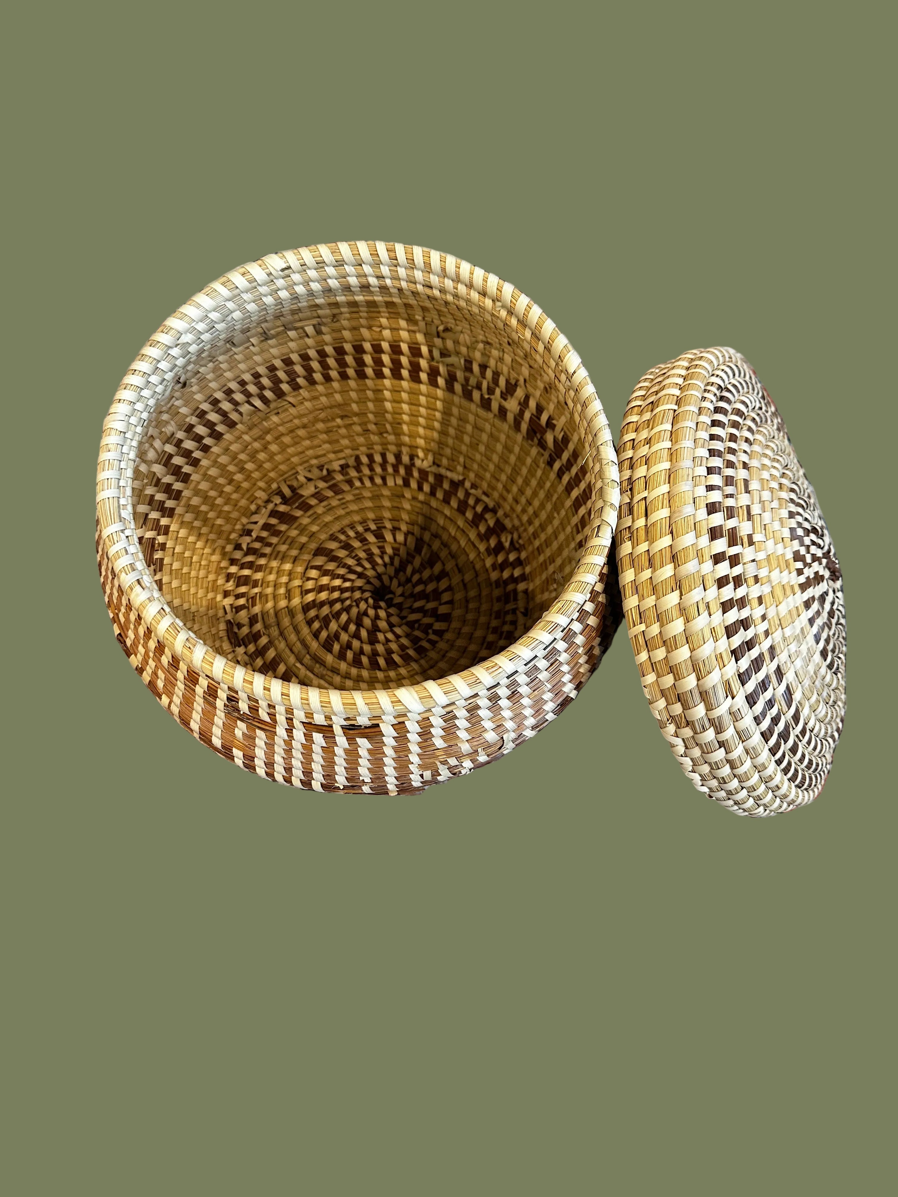 Authentic Charleston Sweetgrass Basket with Lid- Handwoven by Local Artisan