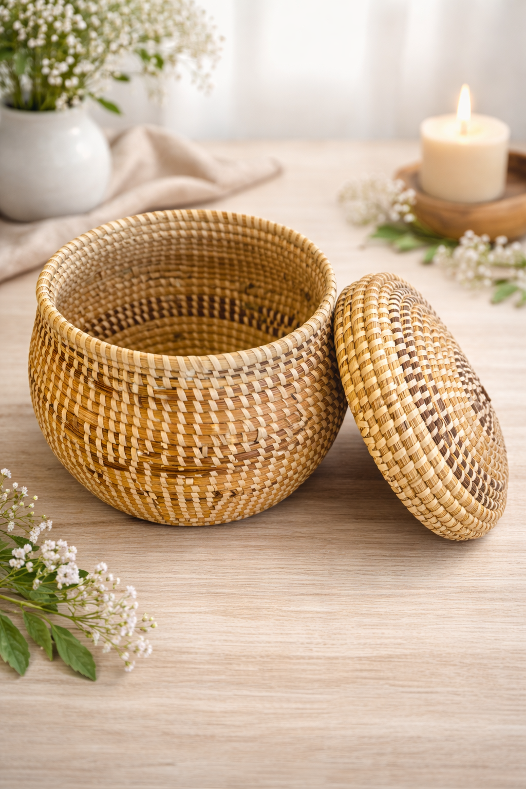 Authentic Charleston Sweetgrass Basket with Lid- Handwoven by Local Artisan